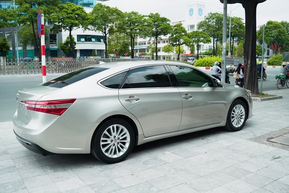 Xe nhập Mỹ Toyota Avalon sử dụng 11 năm, giá bán lại gần bằng Camry - Ảnh 2. Toyota Avalon nhập Mỹ sử dụng 11 năm, giá bán lại gần bằng Camry - Ảnh 2.