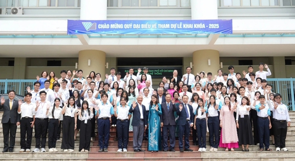 Dám nghĩ khác , dám thất bại: Bài phát biểu truyền cảm hứng cho giới trẻ - Ảnh 2.