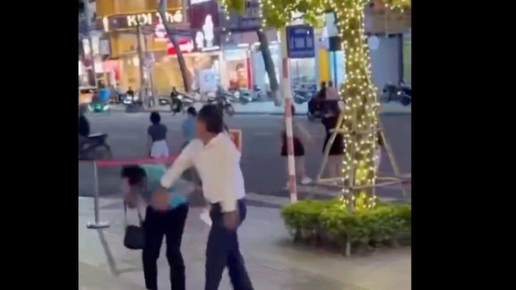 Vụ tài xế taxi bị hành hung tại Nha Tra…