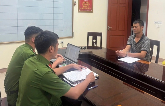 Tạm giữ hình sự người đàn ông bắt tài x…