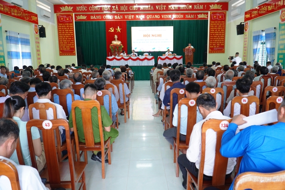 Chủ tịch Đà Nẵng Phạm Đức Ấn …