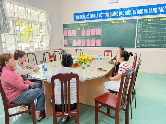 Vụ phụ huynh TP.HCM tố thầy giáo đánh h…