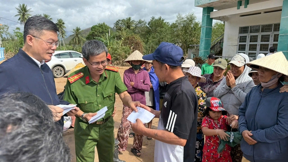 hiep hoi dieu vn cuu tro thiet thuc ba con vung lu