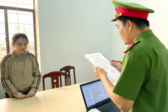 Cà Mau: Truy tố nữ chủ hụi lừa đảo chiếm đoạt hơn 11,5 tỉ đồng - Ảnh 1.