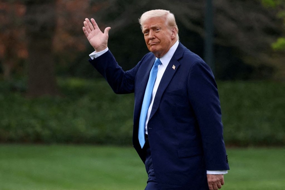 Ông Trump không đùa về nhiệm kỳ tổng thống Mỹ thứ ba- Ảnh 1.
