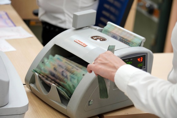 Khách hàng vay ngang hàng tối đa 100 tr…