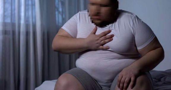 Hai tuần liên tục uống trà sữa, nước ngọt, nam thanh niên nhập viện do suy tim - Ảnh 1.