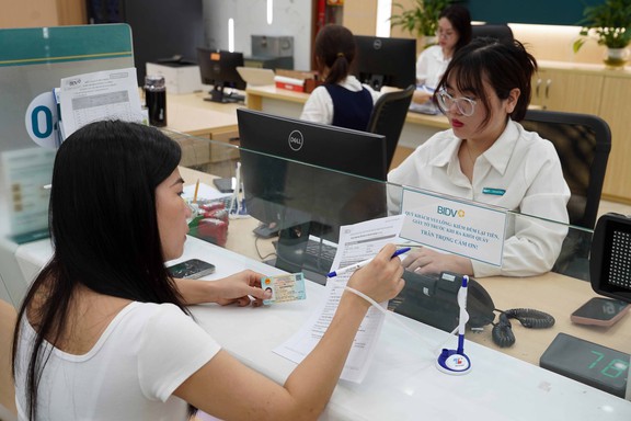 Cổ đông nhiều ngân …