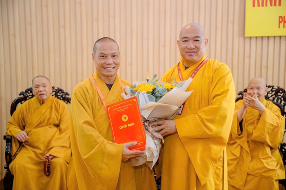 Thượng tọa Thích Trí Chơn và Thích Nhật Từ được bổ nhiệm tại Giáo hội Phật giáo Việt Nam - Ảnh 1. Thượng tọa Thích Trí Chơn và Thích Nhật Từ được bổ nhiệm tại Giáo hội Phật giáo Việt Nam - Ảnh 1.