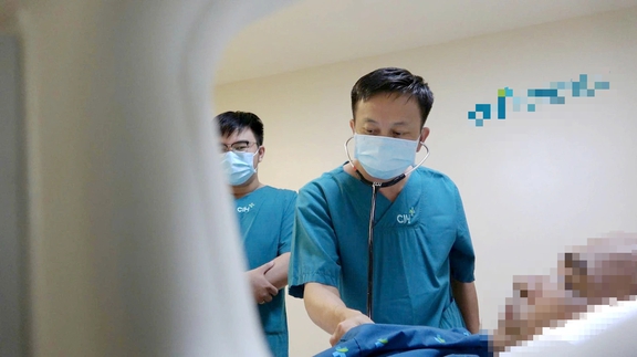 Cứu nam bệnh nhân nhiễm 'vi khuẩn ăn thịt người' thoát cửa tử - Ảnh 1.