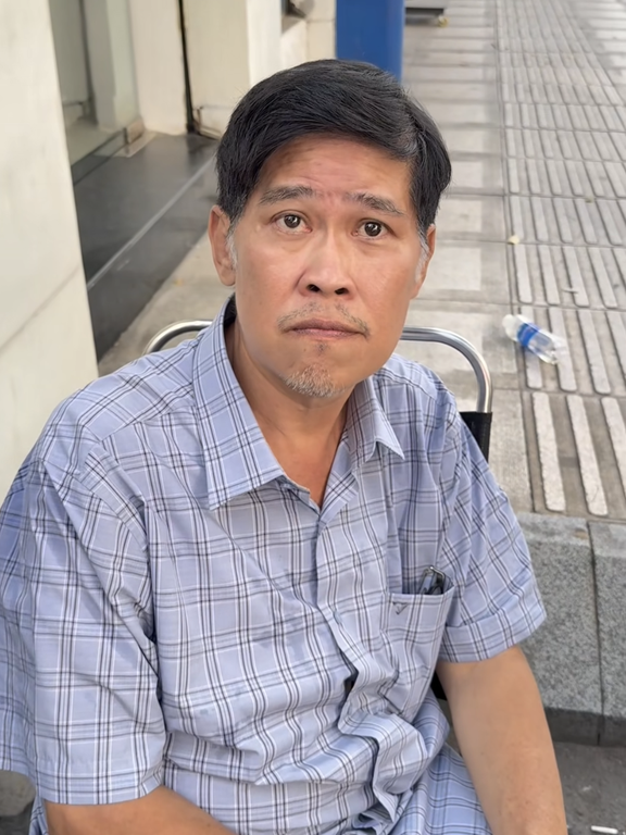 Phước Sang lần hiếm hoi lộ diện sau biến cố sức khỏe- Ảnh 2. Phước Sang lần hiếm hoi lộ diện sau biến cố sức khỏe- Ảnh 2.