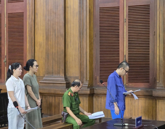Cựu nhân viên ngân hàng chơi …