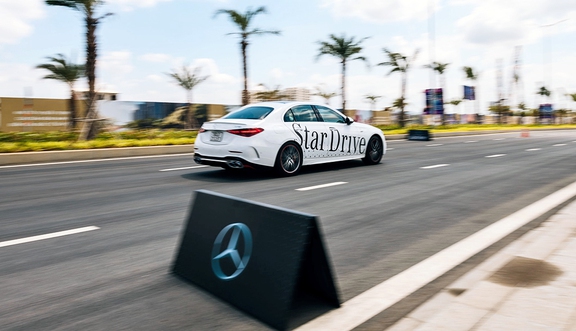 Chuỗi sự kiện lái thử và trưng bày Mercedes-Benz tại TP.HCM và Hà Nội - Ảnh 2.