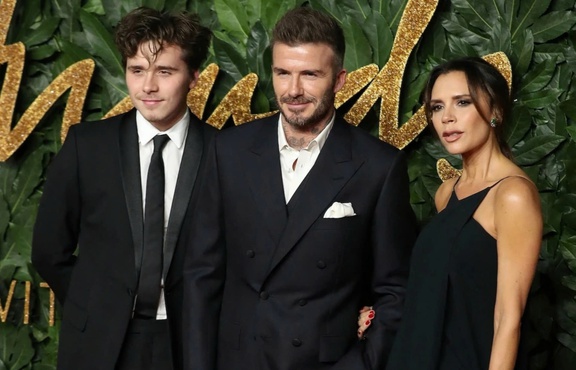 Victoria Beckham rơi nước mắt kể quá khứ nợ hàng triệu đô  - Ảnh 3.
