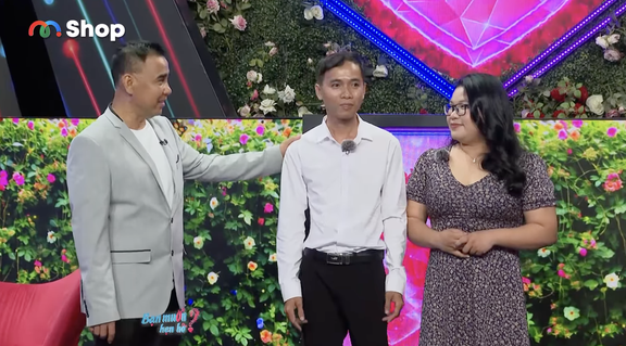 Chồng cũ đi tu, cô gái đến 'Bạn muốn hẹ…