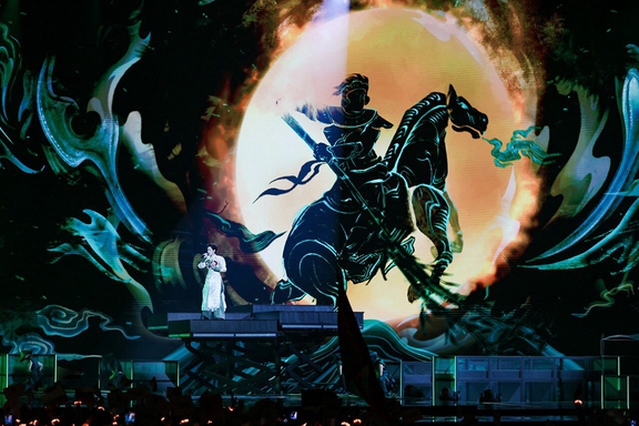 Khi Thánh Gióng cưỡi ngựa ra thế giới