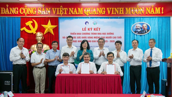 Triển khai chăm sóc răng miệng cho học sinh và người cao tuổi tại Côn Đảo- Ảnh 2.