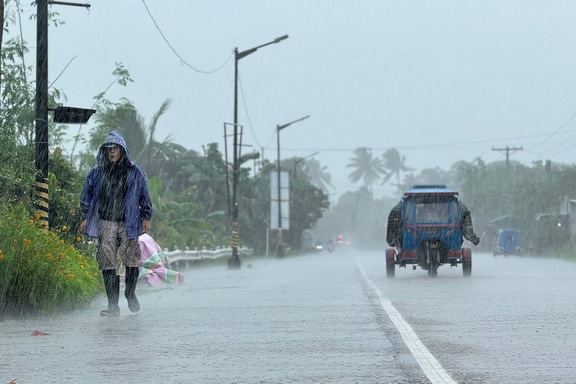 Siêu bão Ragasa đổ bộ Philippines, gió …
