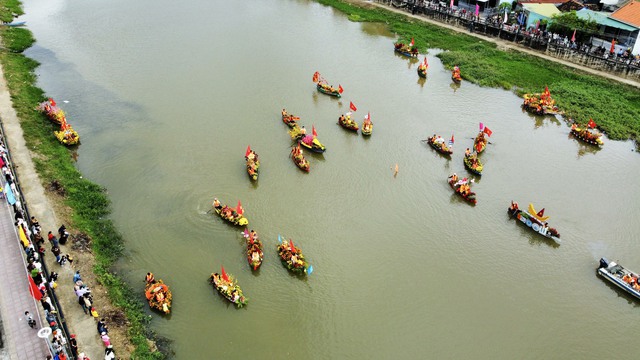 Rộn rã ngày hội đua thuyền sông Dinh - Ninh Hòa mừng xuân mới - Ảnh 10.