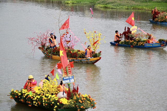 Rộn rã ngày hội đua thuyền sông Dinh - Ninh Hòa mừng xuân mới - Ảnh 3.