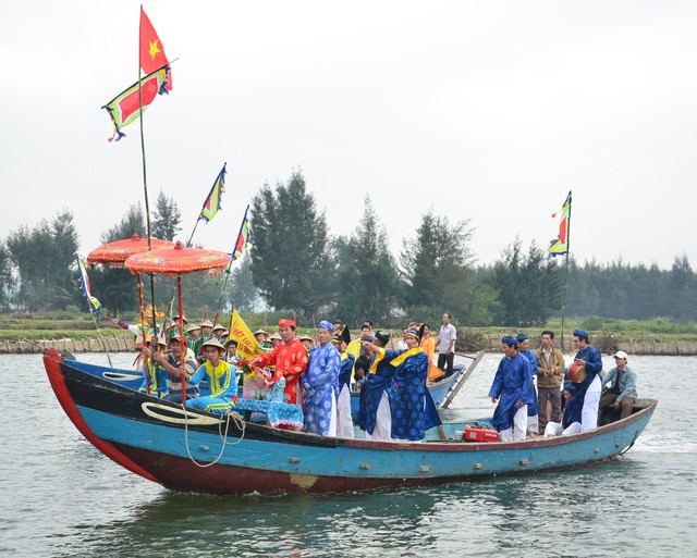 Làng chài Trường Sa cầu mùa  - Ảnh 2.