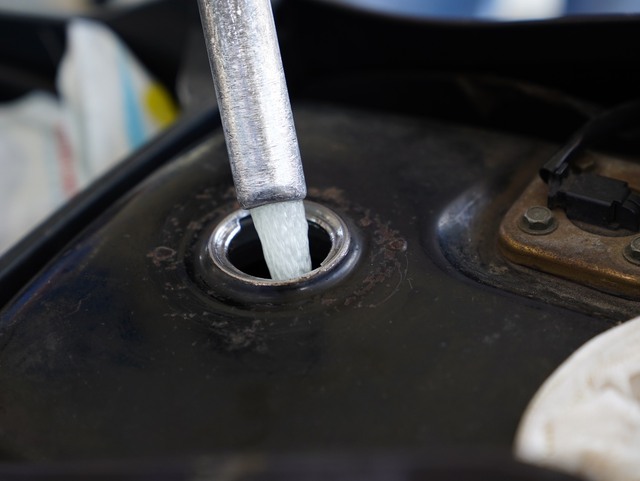 Giá xăng dầu hôm nay 17.2.2023: Kéo dài đà giảm - Ảnh 1.