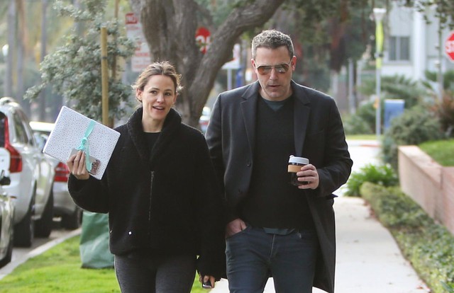 Mối quan hệ của Ben Affleck và Jennifer Garner hậu ly hôn - Ảnh 2. Mối quan hệ của Ben Affleck và Jennifer Garner hậu ly hôn - Ảnh 2.