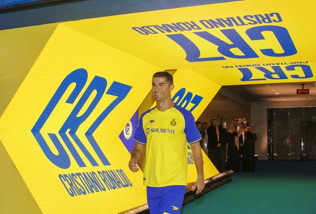 Giám đốc CLB Al-Nassr: ‘Chi 200 triệu euro cho Cristiano Ronaldo và anh ta chỉ biết: Siuuuu’ - Ảnh 1.