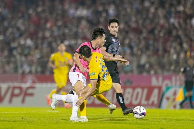 Nhà tài trợ chính V-League không có ý định trở thành đối tác của HAGL - Ảnh 1.