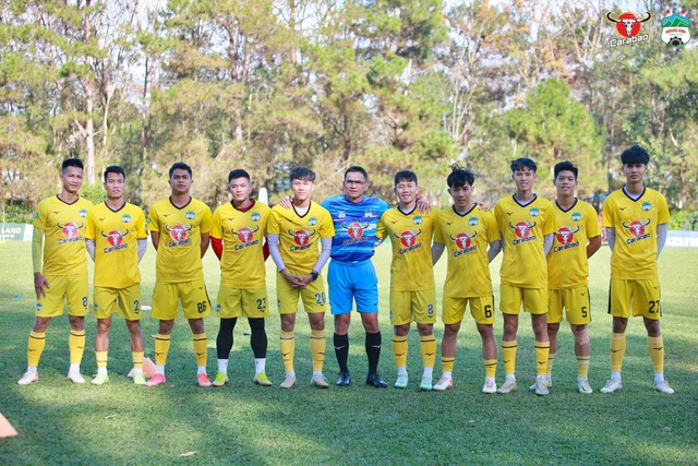 Biến động giá trị đội hình ở V-League 2023: CLB Hà Nội, HAGL rớt giá - Ảnh 1.