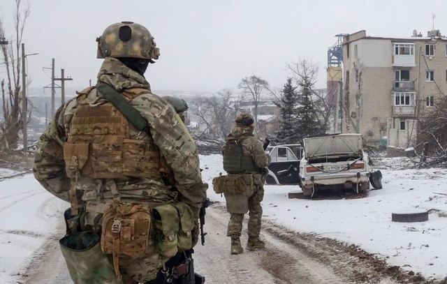 Chiến sự ngày 342: Pháp bàn chuyện huấn luyện phi công Ukraine lái tiêm kích Pháp - Ảnh 1.