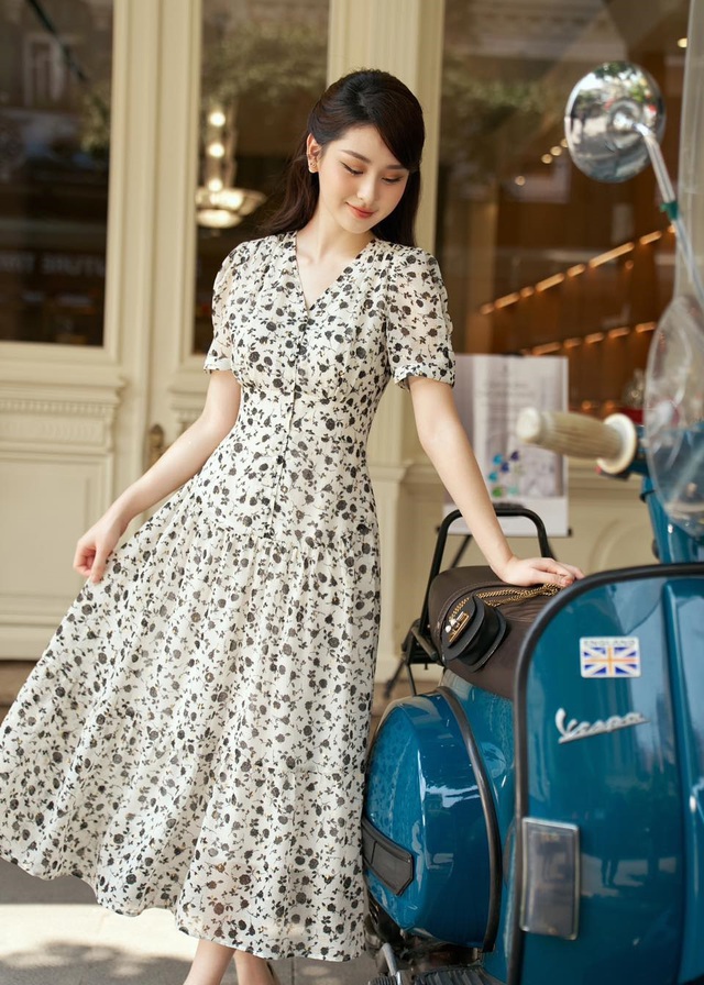Váy áo in hoa khiến nàng xinh "ngất ngây" với vẻ đẹp ngọt ngào - Ảnh 8. Váy áo in hoa khiến nàng xinh "ngất ngây" với vẻ đẹp ngọt ngào - Ảnh 8.