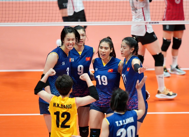 HLV Tuấn Kiệt nói bí quyết giúp bóng chuyền nữ Việt Nam ngược dòng thắng Hàn Quốc - Ảnh 1.