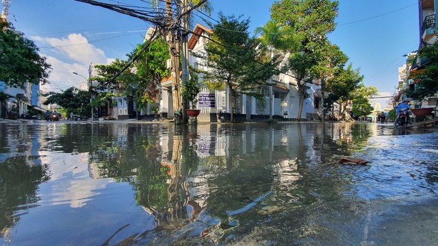 Triều cường rằm tháng 8 còn kéo dài 3 ngày, một số nơi TP.HCM có thể ngập - Ảnh 2.