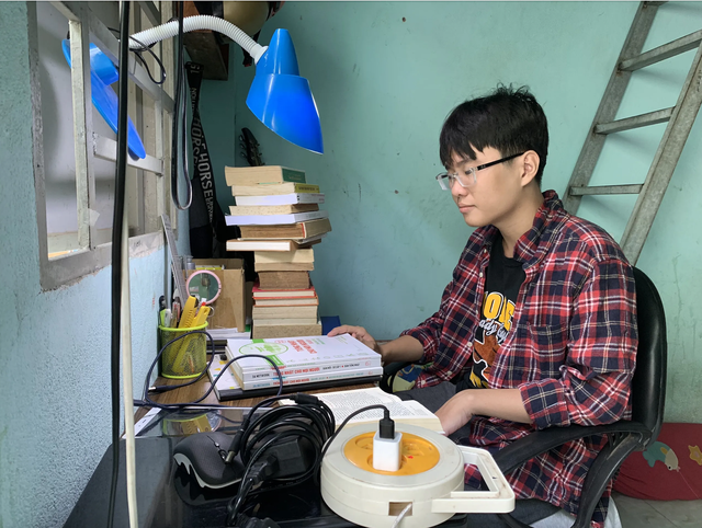 'Shipper nói tiếng Pháp': Sống có hy vọng- Ảnh 1. 'Shipper nói tiếng Pháp': Sống có hy vọng- Ảnh 1.