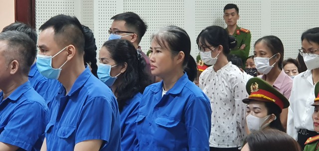 Xét xử sơ thẩm vụ vi phạm đấu thầu tại Sở GD-ĐT Quảng Ninh  - Ảnh 5.