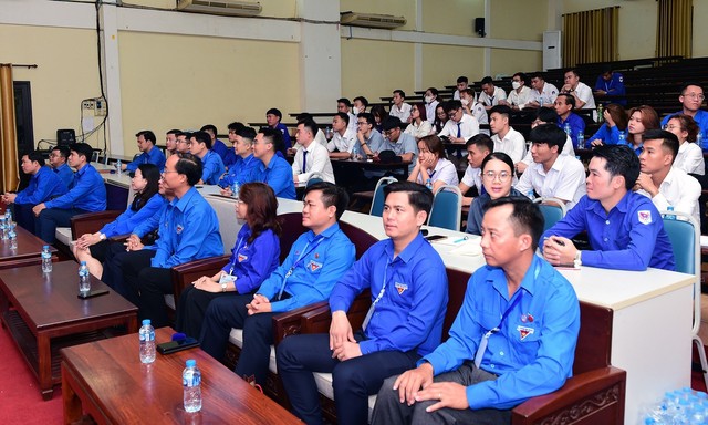 Khơi dậy khát vọng trong sinh viên Việt Nam tại ĐH Quốc gia Lào - Ảnh 4.