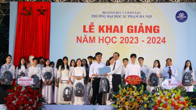 Người đạt điểm cao nhất đoàn Việt Nam thi quốc tế môn hóa chọn học sư phạm - Ảnh 2.