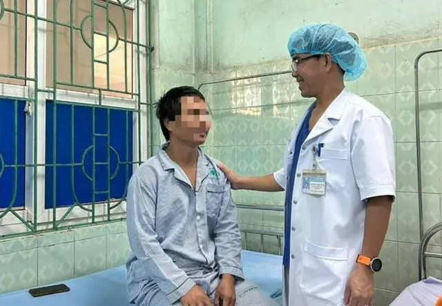 Cứu người đàn ông Quảng Bình bị 'dính đạn' khi đi làm rẫy - Ảnh 1. Cứu người đàn ông Quảng Bình bị 'dính đạn' khi đi làm rẫy - Ảnh 1.