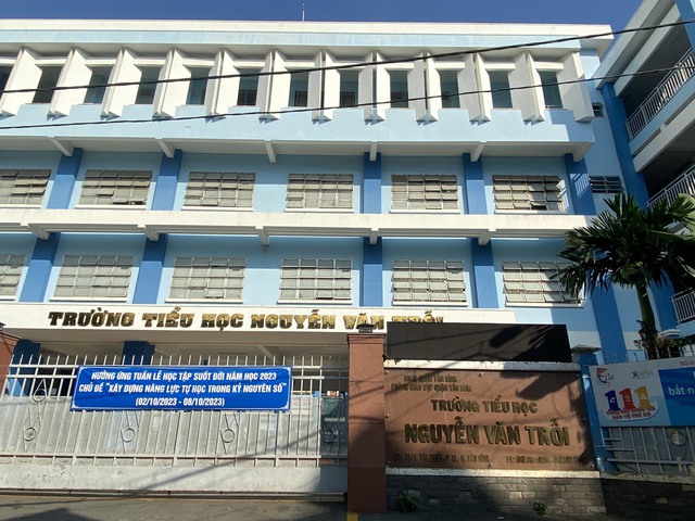 Đình chỉ ngay một giáo viên bị tố đánh học sinh gãy ngón tay - Ảnh 1. Đình chỉ ngay một giáo viên bị tố đánh học sinh gãy ngón tay - Ảnh 1.