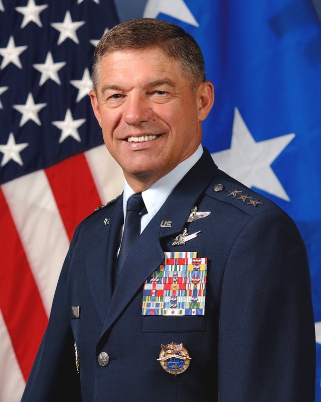 Trung tướng Không quân Mỹ đã nghỉ hưu làm Lãnh sự danh dự Việt Nam tại Hawaii - Ảnh 1.