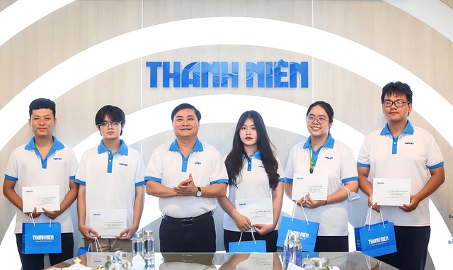 Sẽ học thật giỏi để không phụ lòng thương yêu của quý bạn đọc  - Ảnh 1.