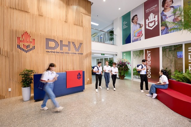 Trường đại học Hùng Vương TP.HCM: Định hướng 100% sinh viên ra trường có việc làm - Ảnh 3.