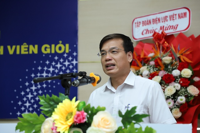 Ông Uông Quang Huy phát biểu chỉ đạo tại lễ tổng kết