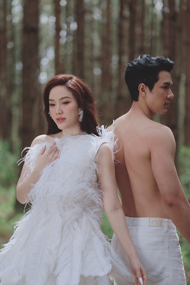 Bảo Thy kết hợp nam thần Thái Lan trong MV tái xuất - Ảnh 2. Bảo Thy kết hợp nam thần Thái Lan trong MV tái xuất - Ảnh 2.