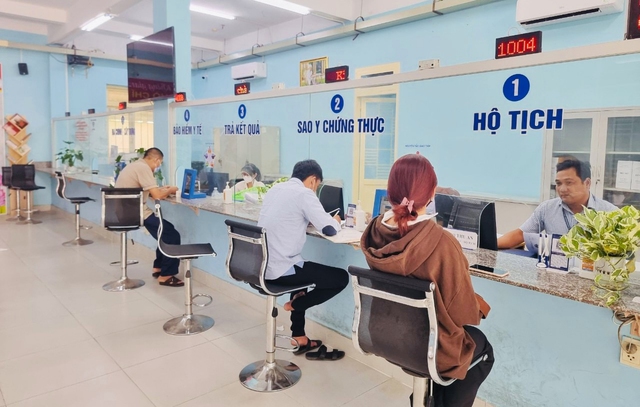 TP.HCM đẩy mạnh phân cấp, phân quyền cho quận, phường - Ảnh 1.