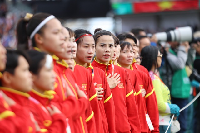 FIFA đã trả thưởng đội tuyển nữ Việt Nam 16 tỉ đồng sau World Cup, thuế nộp 70 triệu/người - Ảnh 2.