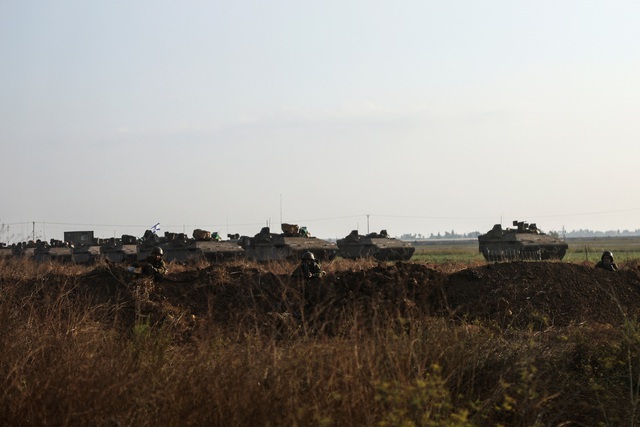 Israel nói tiêu diệt 2 chỉ huy Hamas, hối thúc người Palestine sơ tán - Ảnh 2.