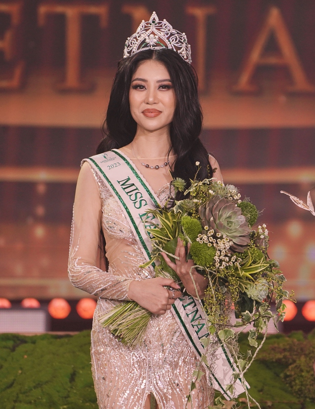 Người đẹp 26 tuổi giành vương miện Miss Earth Vietnam 2023   - Ảnh 1.