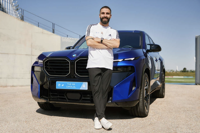 BMW tặng hàng chục chiếc ô tô điện cho dàn cầu thủ Real Madrid